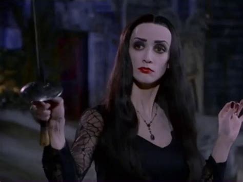 ellie harvie morticia